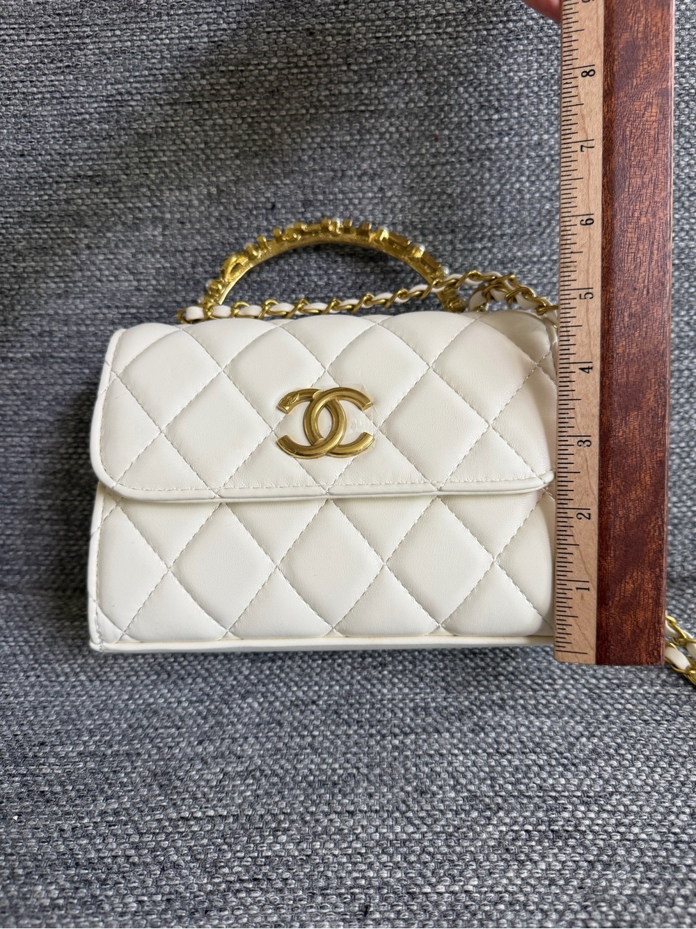 CHANEL MAKEUP Cream Quilted Mini Flap Bag with Gold Hardware - Picture 8 of 12